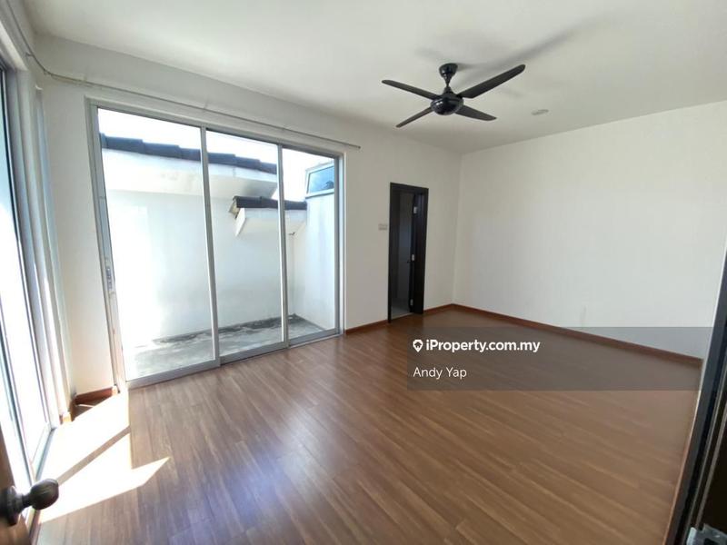 Rumah Teres 3-Tingkat untuk Dijual di Bandar Country Homes, Rawang oleh Andy Yap - iProperty.com.my