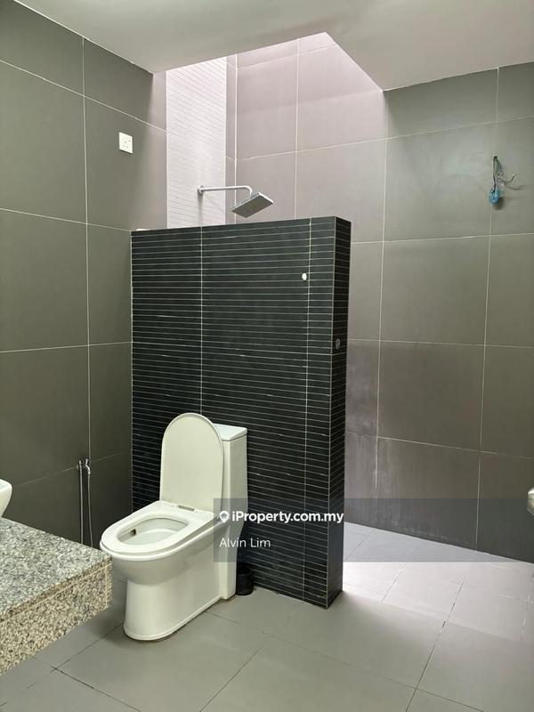 Rumah Berangkai 2 Tingkat untuk Dijual di Lestari Putra, Seri Kembangan oleh Alvin Lim - iProperty.com.my