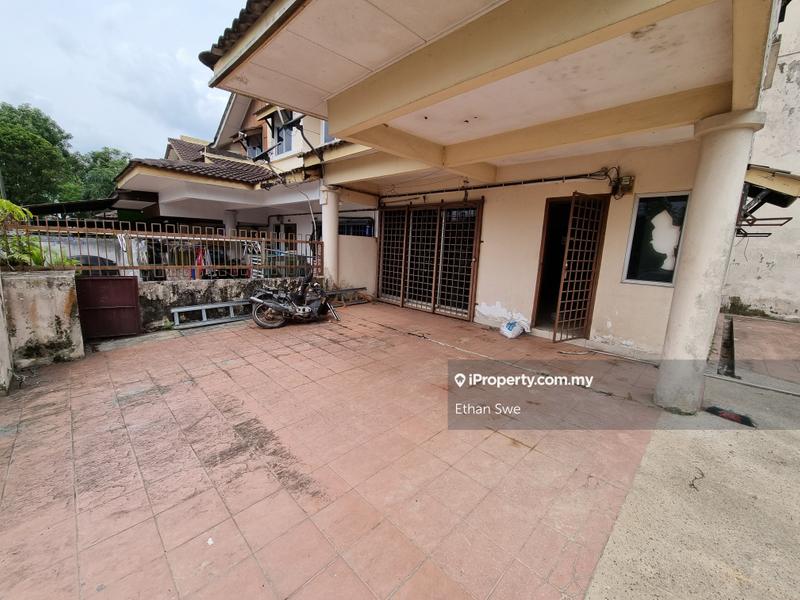 Rumah Teres 2-Tingkat untuk Dijual di Sri Putra II Apartment oleh Ethan Swe - iProperty.com.my