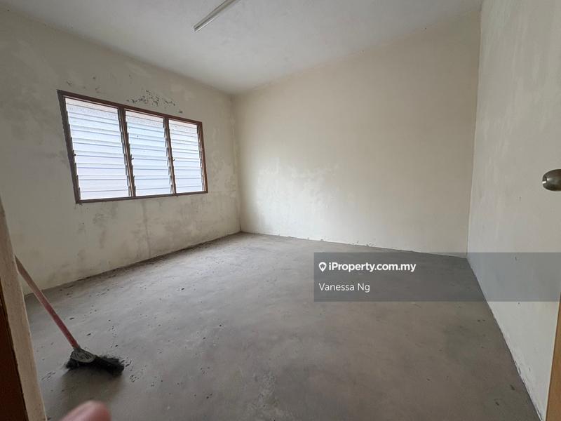 Rumah Pangsa untuk Dijual di Taman Saujana Puchong oleh Vanessa Ng - iProperty.com.my