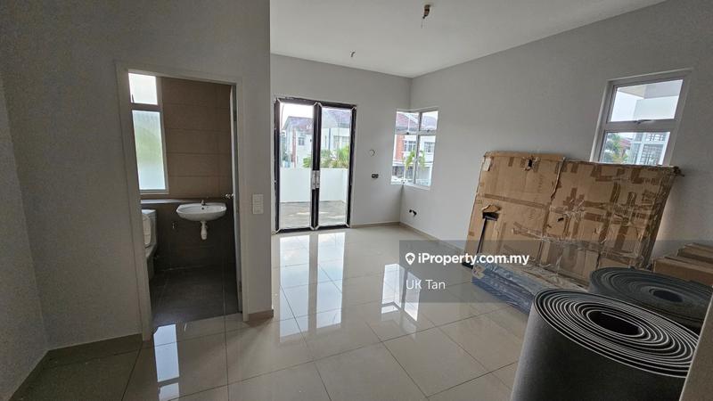 Rumah Teres untuk Dijual di qi6mk, Telok Panglima Garang oleh UK Tan - iProperty.com.my