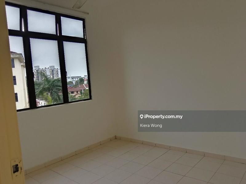 Pangsapuri untuk Dijual di Pangsapuri Bukit Beruang Permai (University Green) oleh Kiera Wong - iProperty.com.my