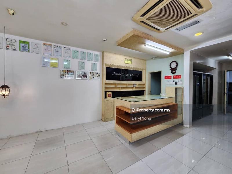 For Rent - VALUE DEAL: 4 Storey Corner lot Hotel for RENT