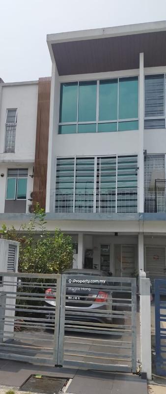 Townhouse for Sale in Taman Tasik Prima, Puchong by Mackie Hong - iProperty.com.my