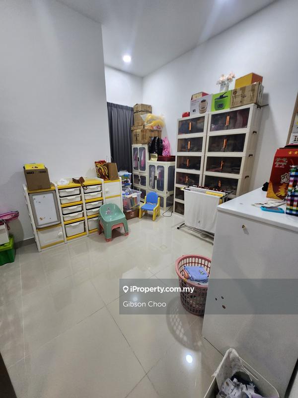 Rumah Berkembar untuk Dijual di Suria Residence oleh Gibson Choo - iProperty.com.my