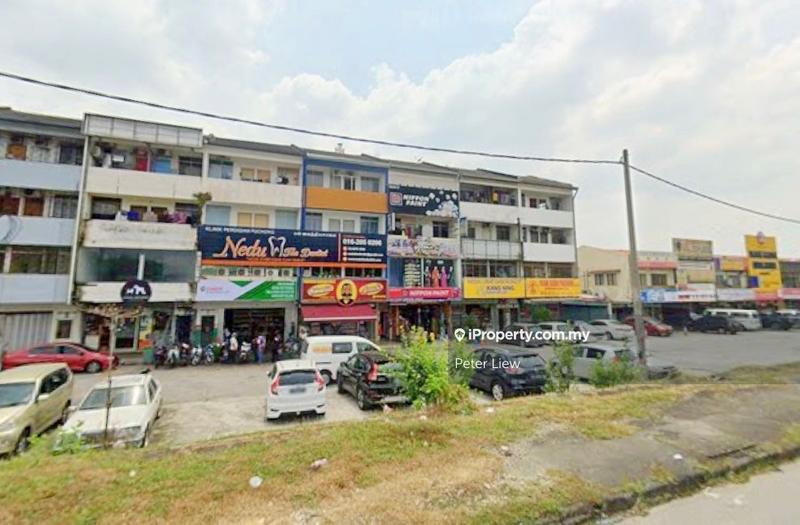 For Sale - ROI 4.65% ENDLOT FACING MAIN ROAD SHOP FOR SALES KINRARA, TAMAN PAK SIONG, PUCHONG