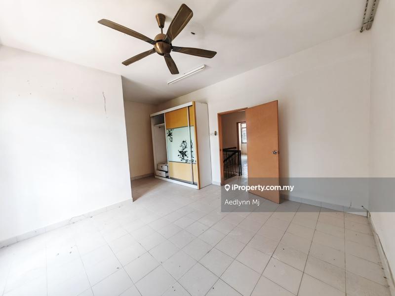 Rumah Berangkai 2 Tingkat untuk Dijual di Taman Putra Impiana, Puchong oleh Aedlynn Mj - iProperty.com.my