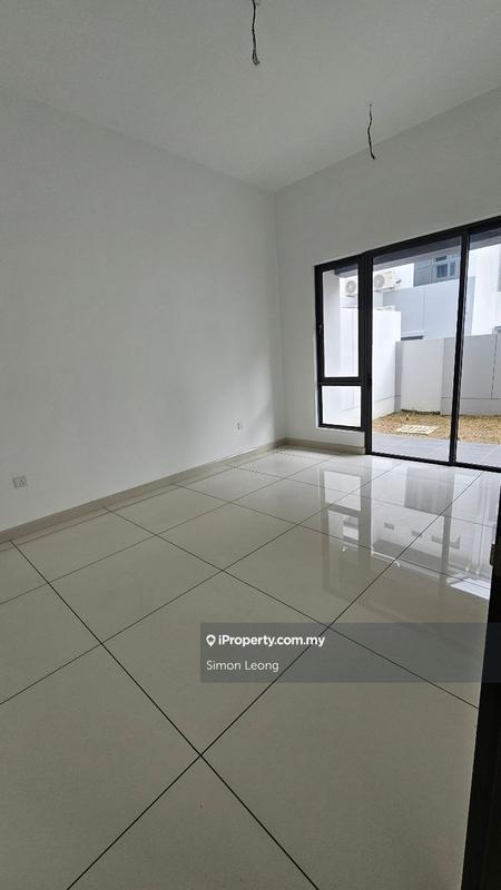 Rumah Berkembar untuk Dijual di Bukit Jelutong, Shah Alam oleh Simon Leong - iProperty.com.my