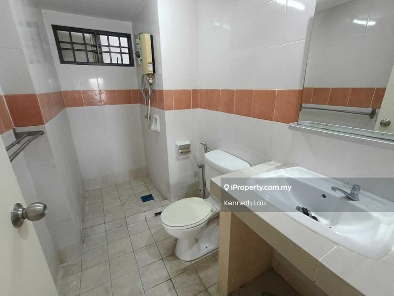 Pangsapuri untuk Disewa di Anjung Hijau (Greenfields) oleh Kenneth Lau - Bathroom - iProperty.com.my