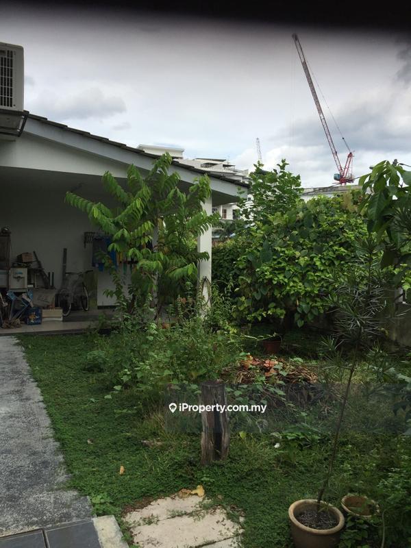 Townhouse for Sale in Chestwood, Kg Sg Kayu Ara, Bandar Utama by Shendia Chan - iProperty.com.my