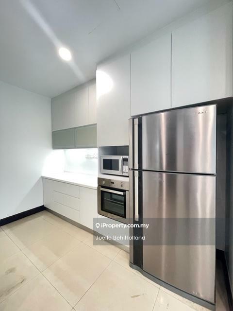 Rumah Berkembar untuk Dijual di Mont Kiara, Kuala Lumpur oleh Joelle Beh Holland - Kitchen - iProperty.com.my