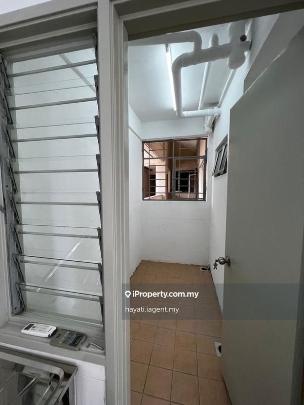 Condominium for Sale in Pangsapuri Saujana Gombak by hayati.iagent.my - iProperty.com.my