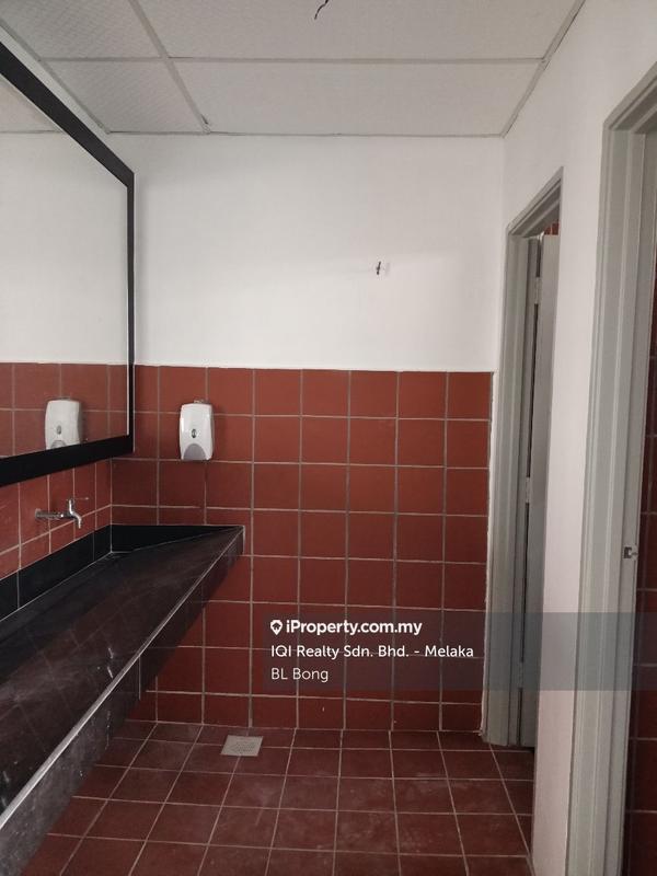 Shop / Office untuk Dijual di Taman Kota Laksamana Jaya, Melaka City oleh BL Bong - iProperty.com.my