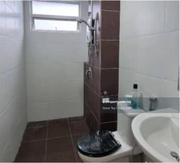 Condominium for Sale in Fairway Suites by Steve Tey Chiew Sen - iProperty.com.my