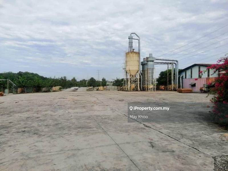 For Sale - Ulu Tiram @ Sungai Tiram Medium Industry Land With Factory