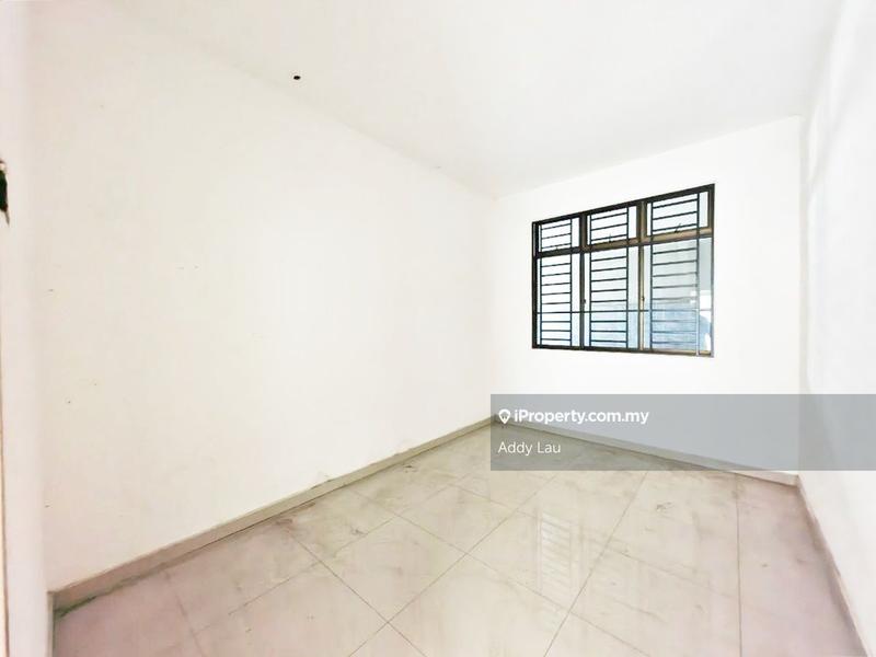 Rumah Berkembar untuk Dijual di Taman Saujana, Kluang oleh Addy Lau - iProperty.com.my