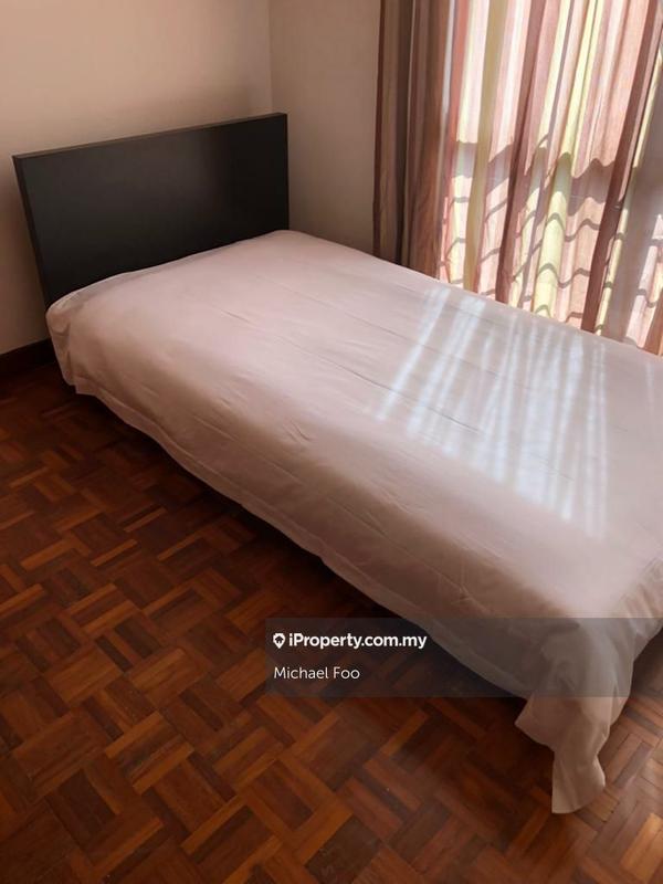 Rumah Bandar untuk Dijual di Serdang, Seri Kembangan oleh Michael Foo - iProperty.com.my