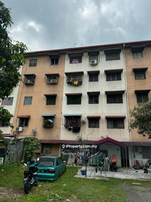 For Sale - Putri Laksamana