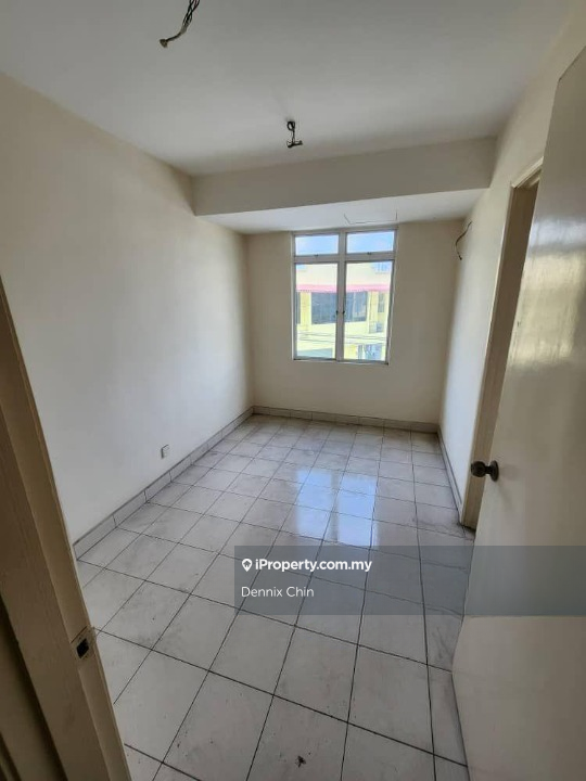 Rumah Berangkai 2 Tingkat untuk Dijual di Serdang, Seri Kembangan oleh Dennix Chin - iProperty.com.my