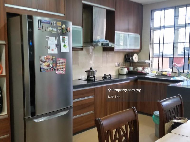Rumah Berkembar untuk Dijual di Kelana Jaya, Petaling Jaya oleh Ivan Lee - iProperty.com.my