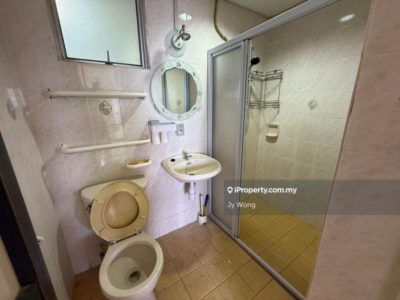 Condominium for Sale in La Vista Condominiums by Jy Wong - iProperty.com.my