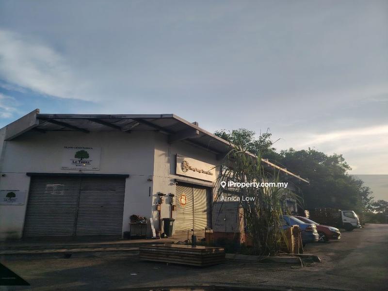 Kilang Teres untuk Dijual di Taman Putra Permai, Seri Kembangan oleh Arnica Low - iProperty.com.my