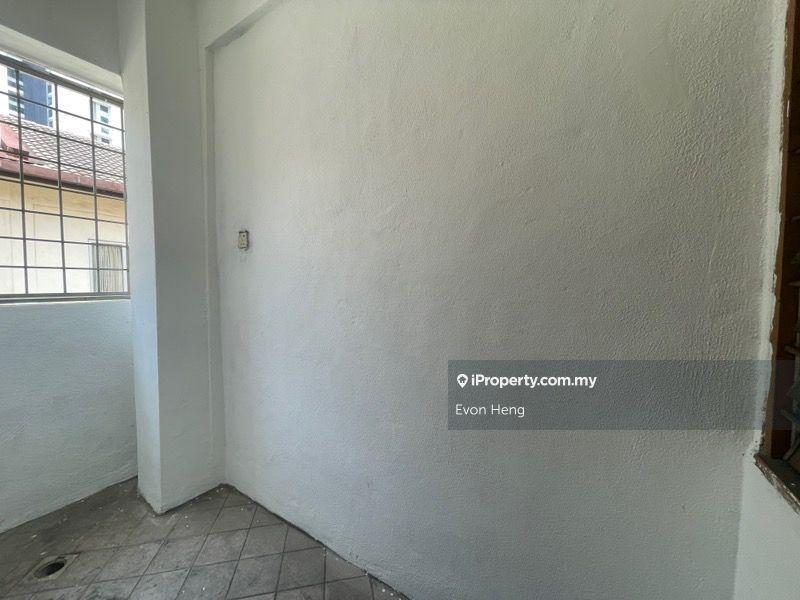 Rumah Pangsa untuk Dijual di Taman Serdang Perdana oleh Evon Heng - iProperty.com.my