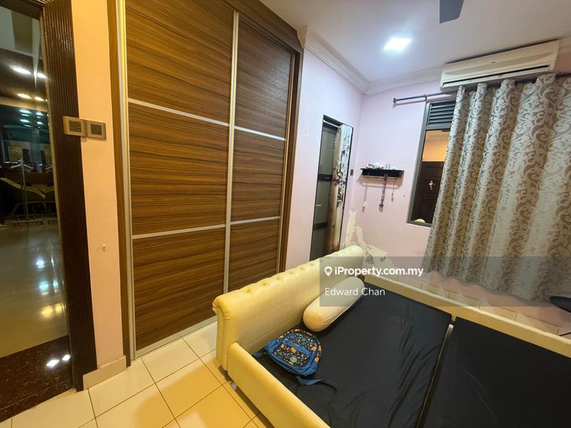 Rumah Berkembar untuk Dijual di Taman Makmur, Bandar Sungai Long oleh Edward Chan - iProperty.com.my