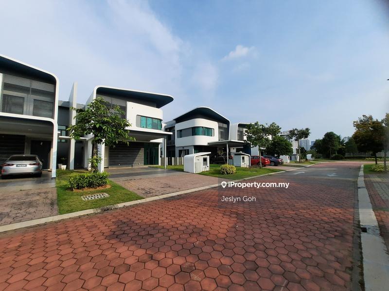 Rumah Berkembar untuk Dijual di Lepironia Gardens, Cyberjaya oleh Jeslyn Goh - iProperty.com.my