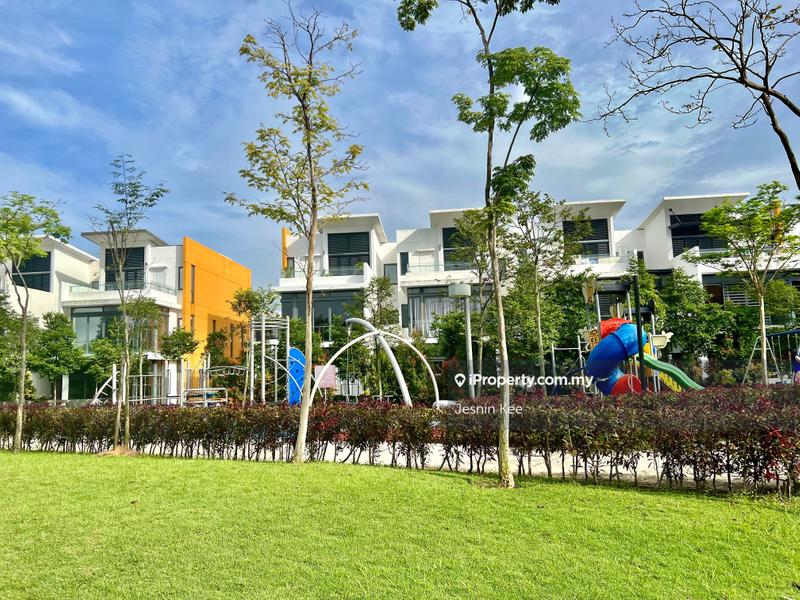 Rumah Berangkai 3 Tingkat untuk Dijual di Lake Fields, Sungai Besi oleh Jesnin Kee - iProperty.com.my