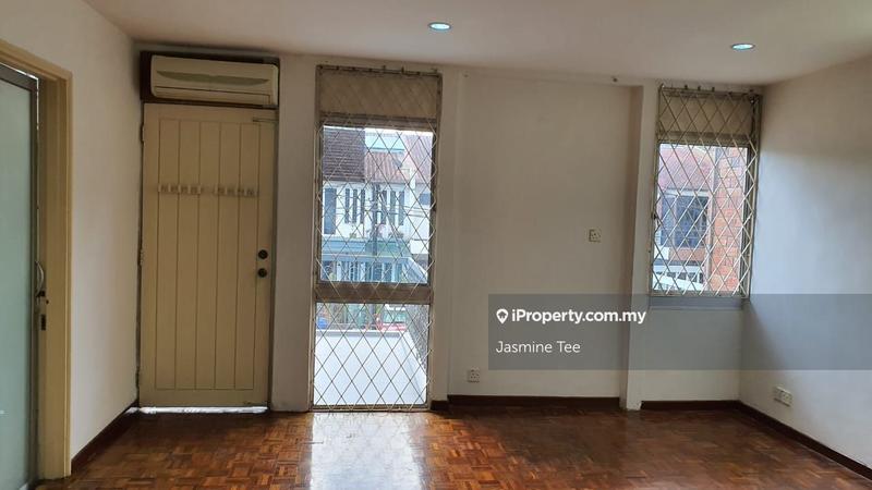 Rumah Berangkai 2 Tingkat untuk Dijual di Ampang Hilir, Ampang oleh Jasmine Tee - iProperty.com.my