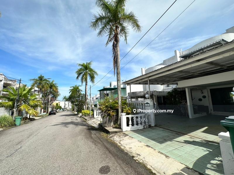 3-storey Terraced House for Sale in Batu Feringghi, Penang by Stefy K - iProperty.com.my
