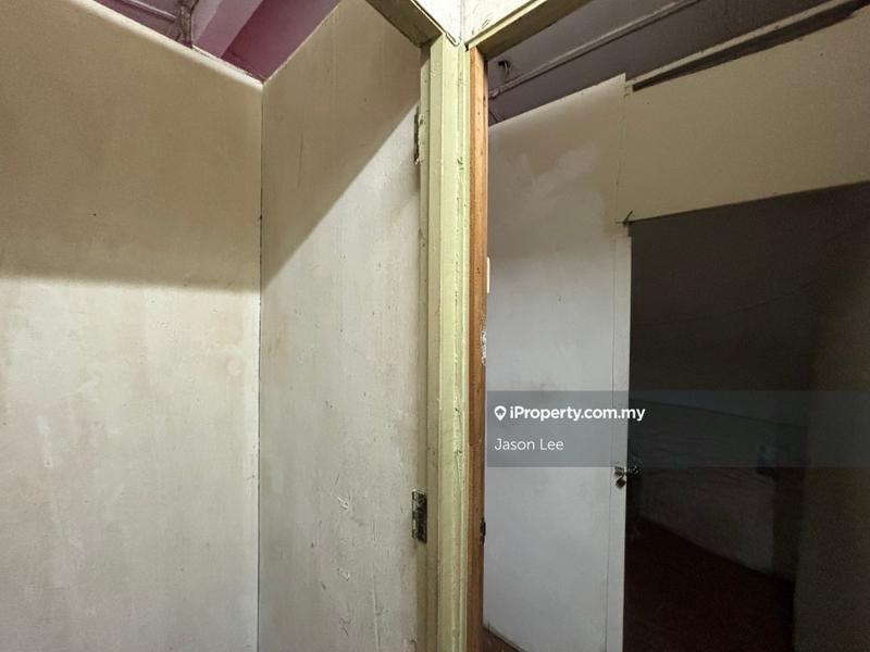 Rumah Berangkai 1.5 Tingkat untuk Dijual di Taman Serdang Jaya, Seri Kembangan oleh Jason Lee - iProperty.com.my