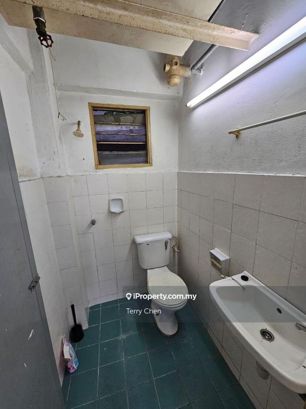 Apartment for Sale in Pangsapuri Vista Serdang by Terry Chen - iProperty.com.my