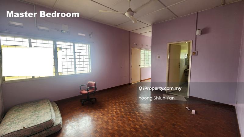 Bungalow House untuk Dijual di Kampung Bandar Hilir, Melaka City oleh Yoong Shiun Yan - Master Bedroom - iProperty.com.my