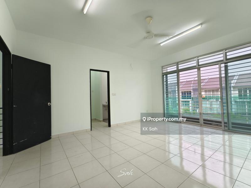 Rumah Berangkai 3 Tingkat untuk Dijual di Taman Bangi Avenue, Bangi oleh KK Sah - Living Room - iProperty.com.my