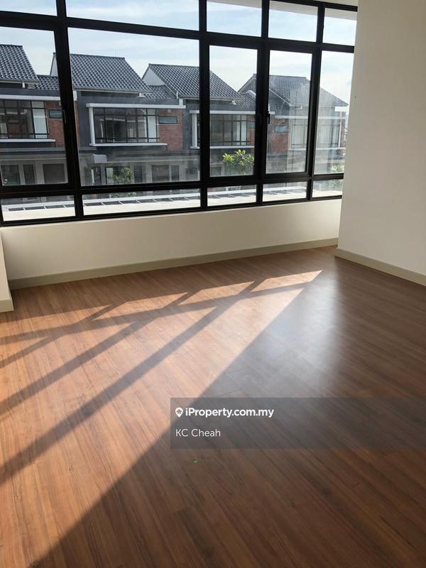 Rumah Berangkai 2 Tingkat untuk Dijual di ELMINA VALLEY 3 (22x75), - Below Market Price, Shah Alam oleh KC Cheah - iProperty.com.my