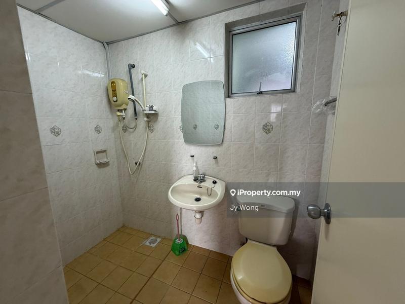 Condominium for Sale in La Vista Condominiums by Jy Wong - iProperty.com.my