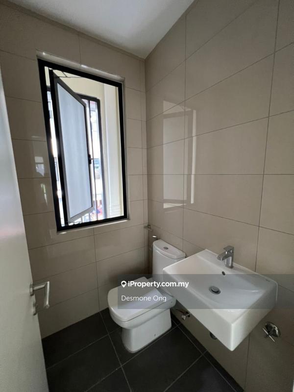 3.5-storey Terraced House for Sale in Taman Bukit Serdang, Seri Kembangan by Desmone Ong - iProperty.com.my