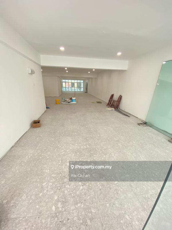 For Rent - Same Row With Brew House , Bandar Puteri Puchong , Prime Location , Amble Parking