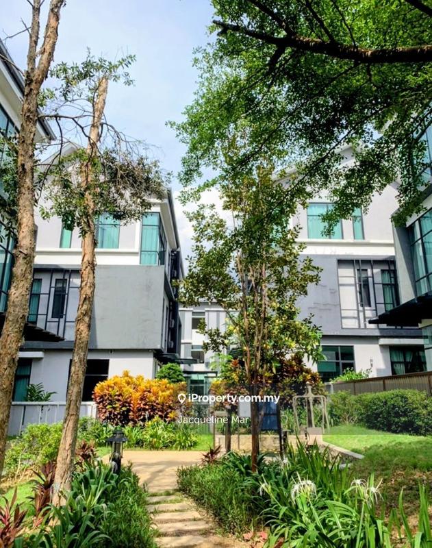 Rumah Berkembar untuk Dijual di Serdang, Seri Kembangan oleh Jacqueline Mar - iProperty.com.my