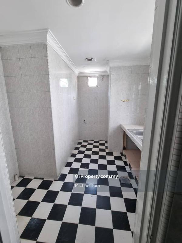 Bungalow House for Sale in Damansara Jaya, Petaling Jaya by Michael Lam - iProperty.com.my