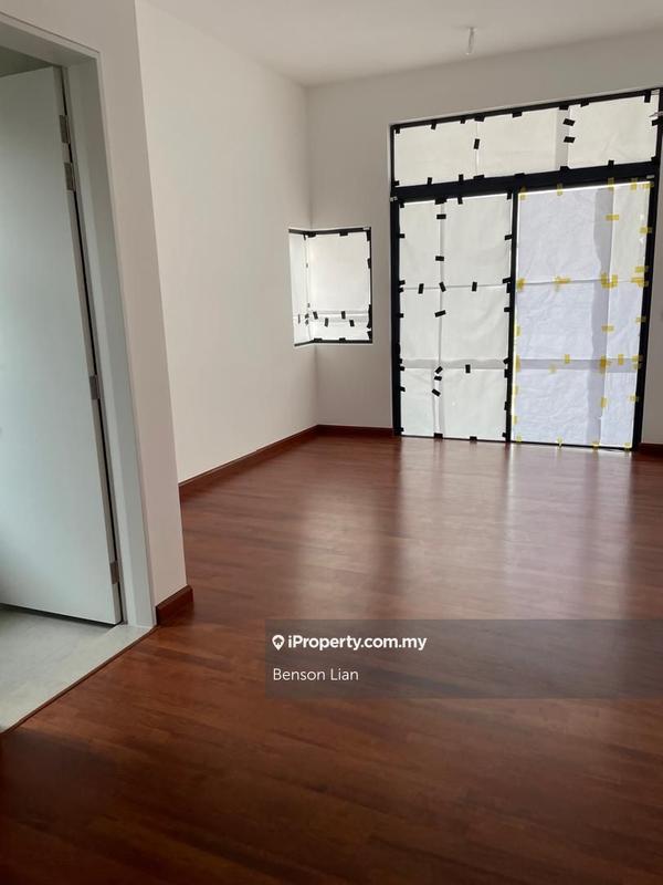 Rumah Berkembar untuk Dijual di Hampton Residences @ Bandar Seri Coalfields, Sungai Buloh oleh Benson Lian - iProperty.com.my