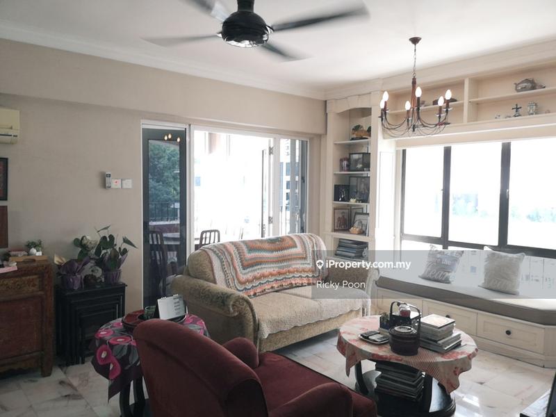 Kondominium untuk Dijual di Pantai HillPark 1 oleh Ricky Poon - Pantai Hillpark 1 Living Hall Bright Balcony - iProperty.com.my