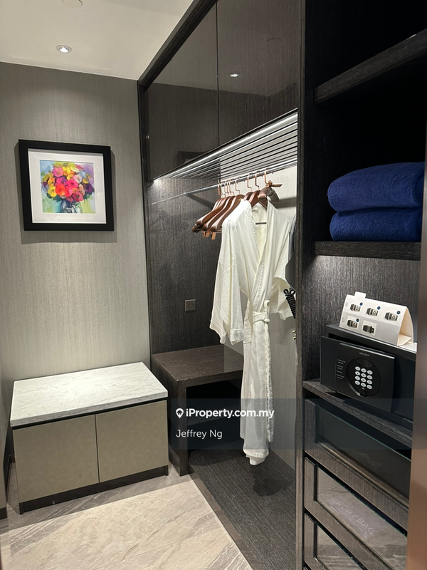 For Sale - Royal Lexis