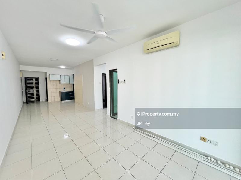 Kondominium untuk Dijual di Indah Alam (Subang Andaman) oleh JR Tey - Living Room - iProperty.com.my