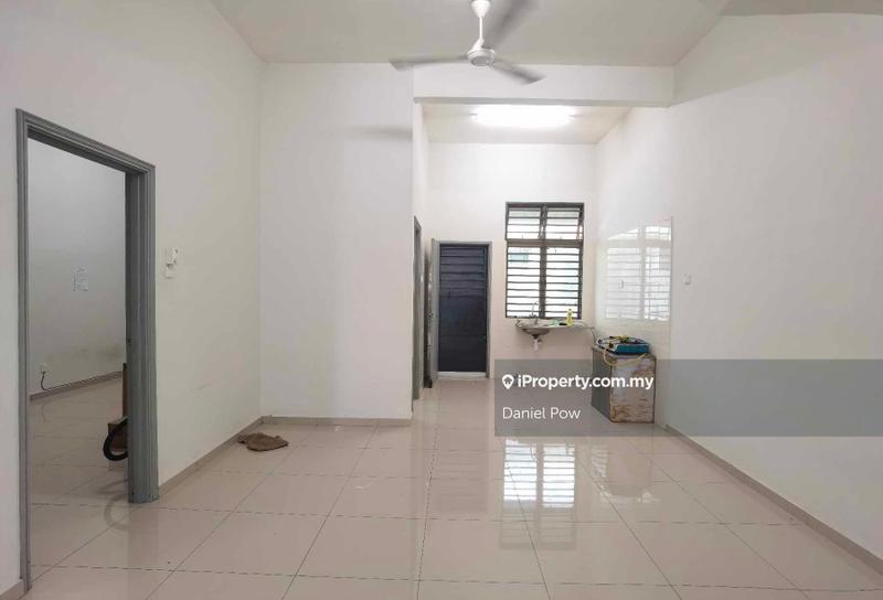 Rumah Berangkai 2 Tingkat untuk Disewa di Taman Desa Cheng Perdana 1, Cheng oleh Daniel Pow - iProperty.com.my