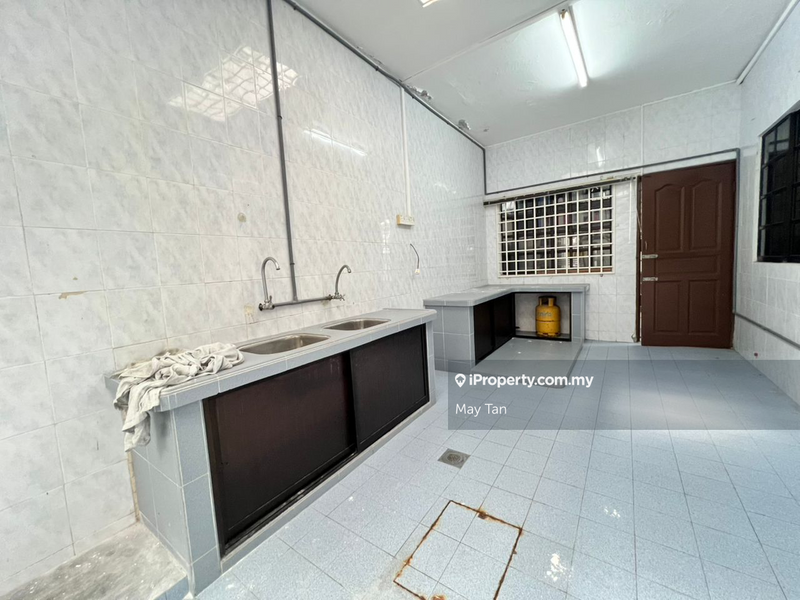 Rumah Berkembar untuk Dijual di Taman Sri Kluang, Kluang oleh May Tan - iProperty.com.my