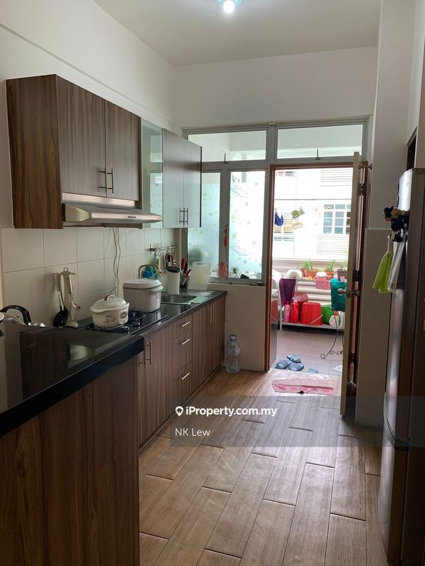 Kondominium untuk Dijual di Bayan Villa, Seri Kembangan oleh NK Lew - iProperty.com.my