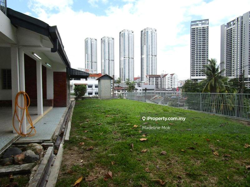 Banglo untuk Dijual di Taman Desa, Kuala Lumpur oleh Madeline Mok - Side Land - iProperty.com.my